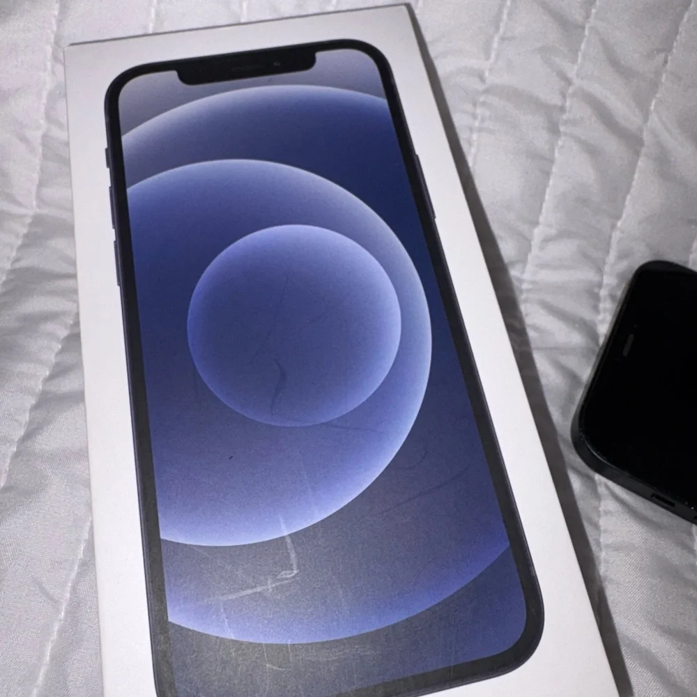 Apple iPhone 12 in Black 256GB